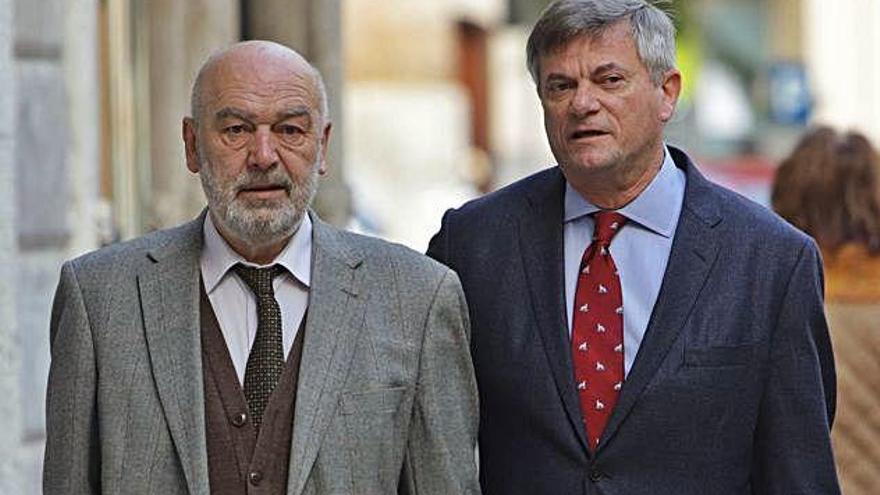 Miquel Florit amb el seu advocat, al Tribunal Superior de Justícia de les Balears