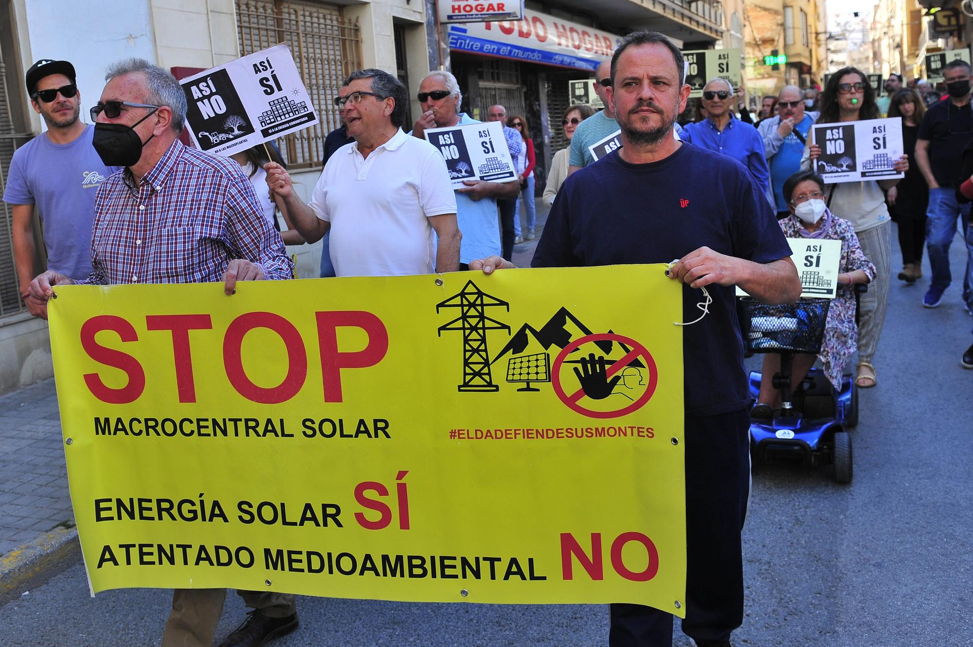 Manifestación contra las plantas solares en Elda