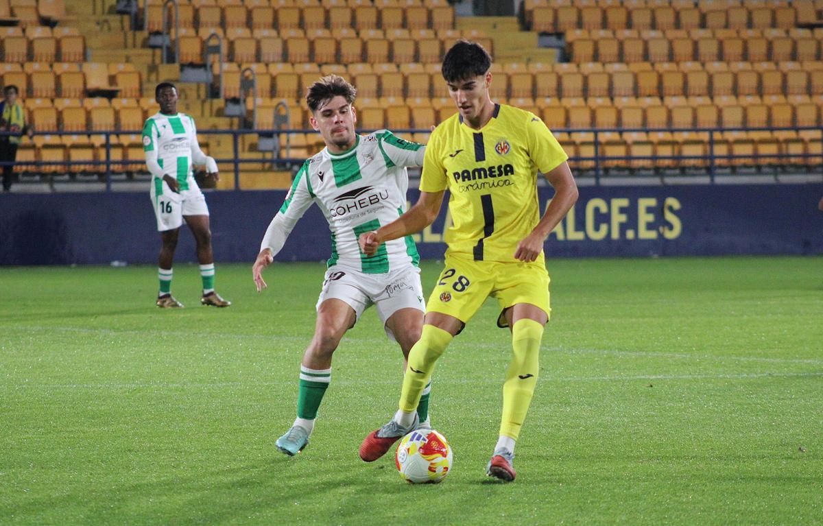Carlos Maciá, mediocentro del B, tampoco podrá jugar por estar citado con la sub-18.