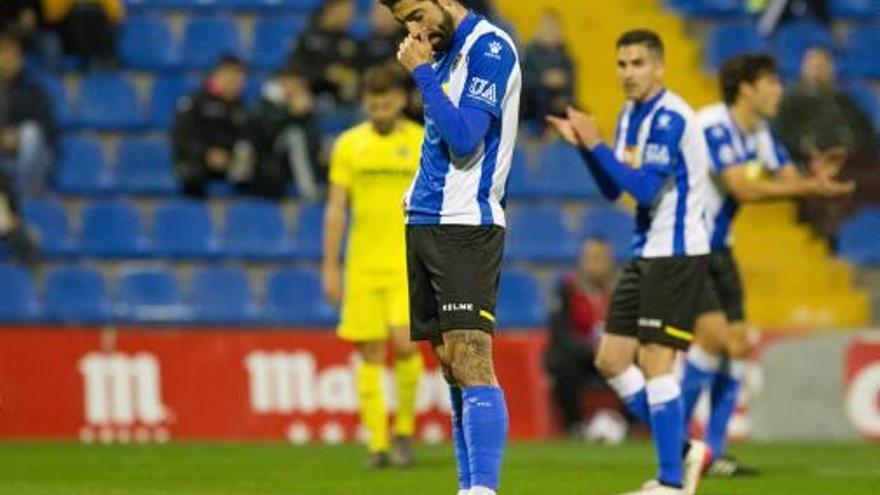 Carlos Martínez, durante el partido ante el Villarreal B.