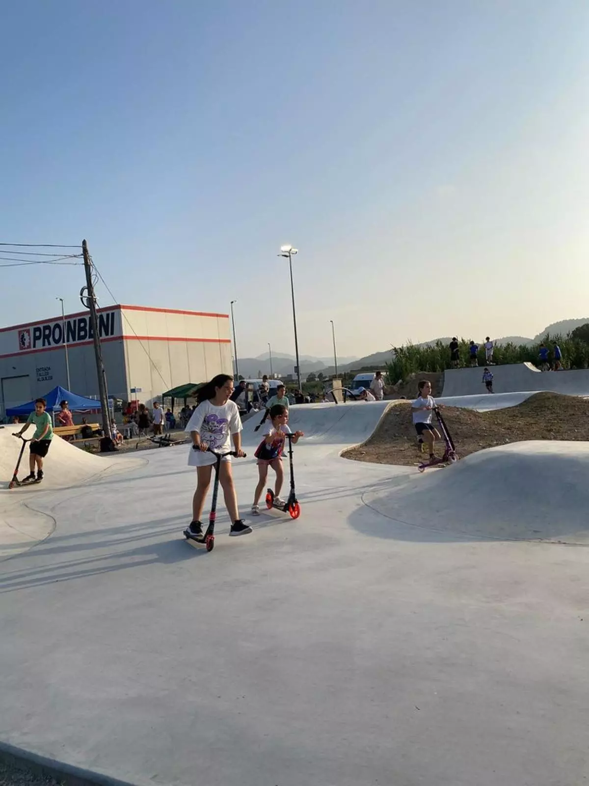 La diversión y el deporte están asegurados con el "pump track" de Almoines