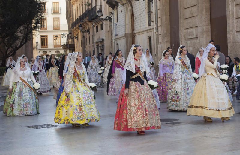 Comisiones falleras que han desfilado hasta las 18:00 horas.