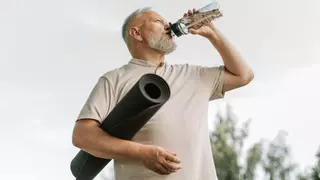 Así es el multivitamínico que necesitan los hombres mayores de 50 años