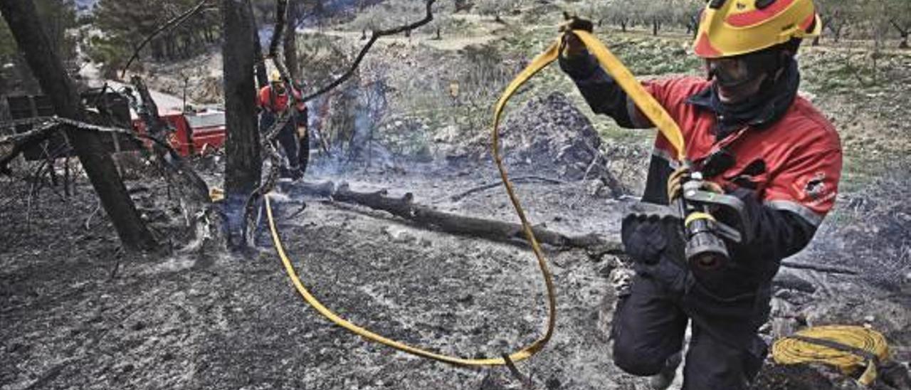 Imagen de un incendio forestal registrado hace justo un año en L&#039;Orxa.