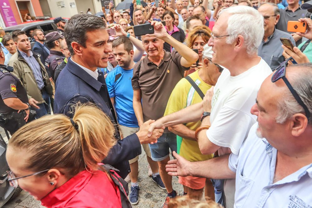 Gota fría en la Vega Baja: Pedro Sánchez, 10 minutos en Orihuela y sin hacer declaraciones.