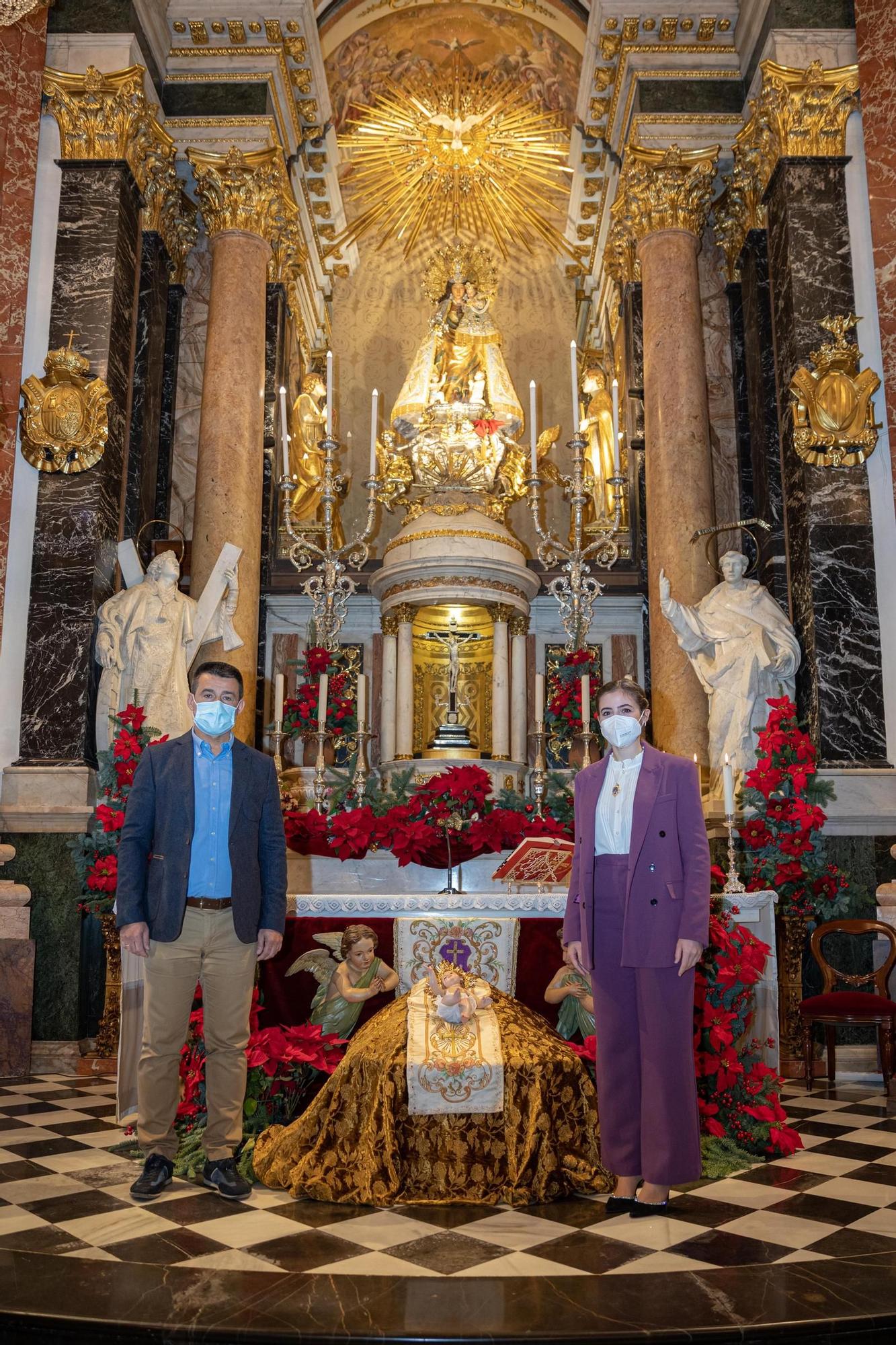 Ofrenda de las Fallas de Primera A a la Virgen de los Desamparados