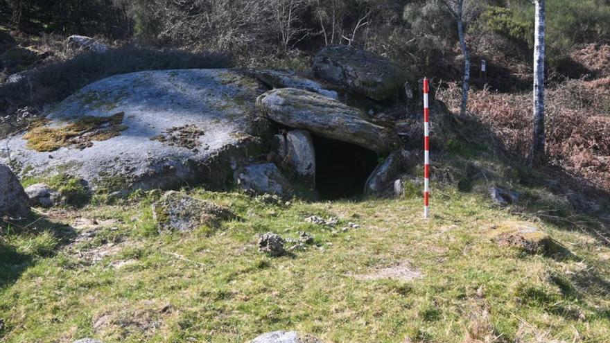 Expertos del CSIC estudian el conjunto de chozos descubierto en 2018 en Fornelos de Montes