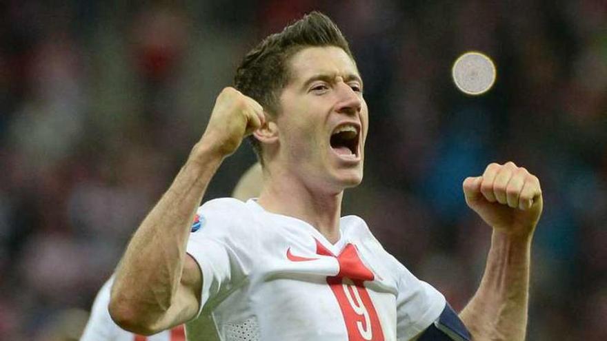 Lewandowski celebra la victoria. // Bartlomiej Zborowski