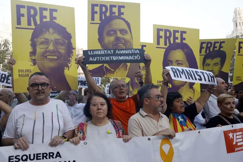 Concentración en València contra la sentencia del 'procés'