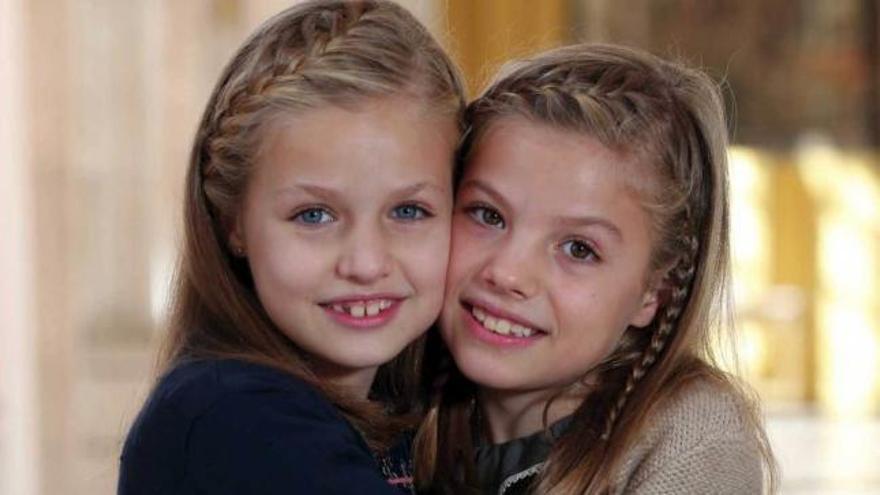 Leonor y Sofía, protagonistas de la felicitación navideña.