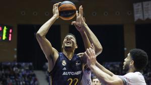 74-85. El Real Madrid gana sin brillo al Obradoiro