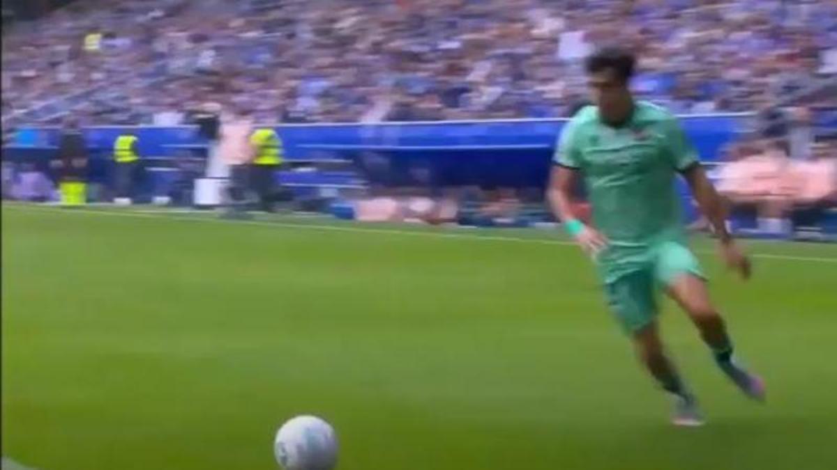 El golazo de Carlos Álvarez ante el Real Oviedo