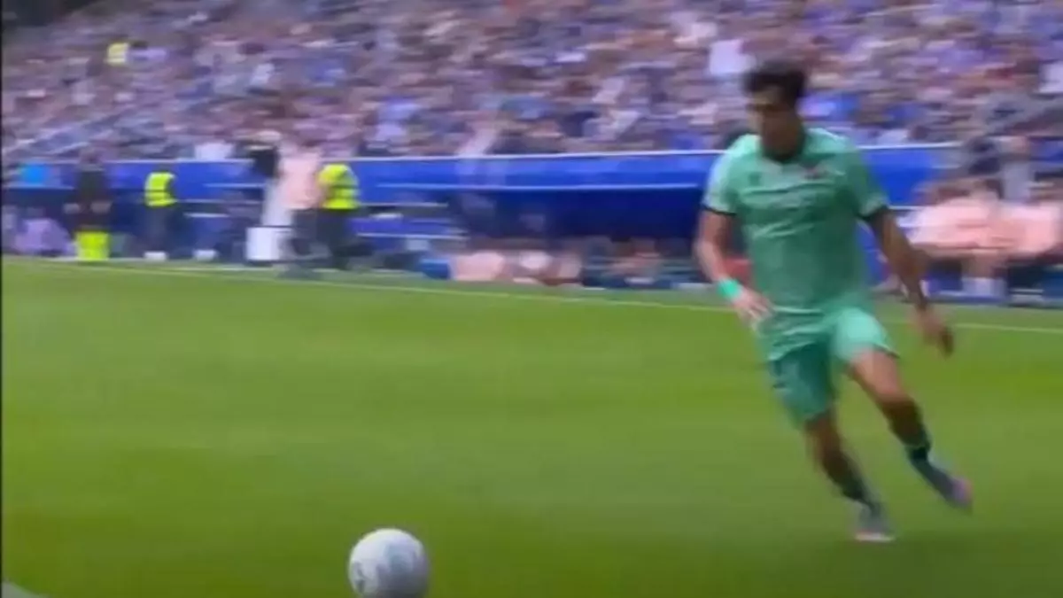 El golazo de Carlos Álvarez ante el Real Oviedo