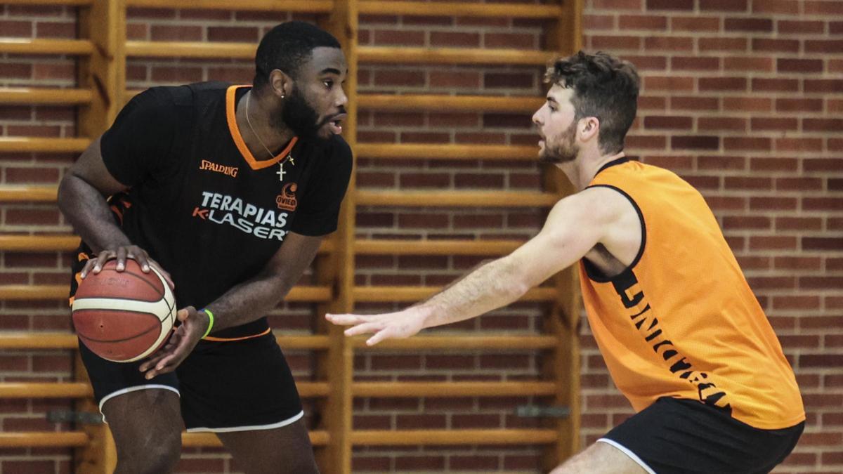 Anthony Elechi y Sean McDonnell, durante un entrenamiento en Pumarín