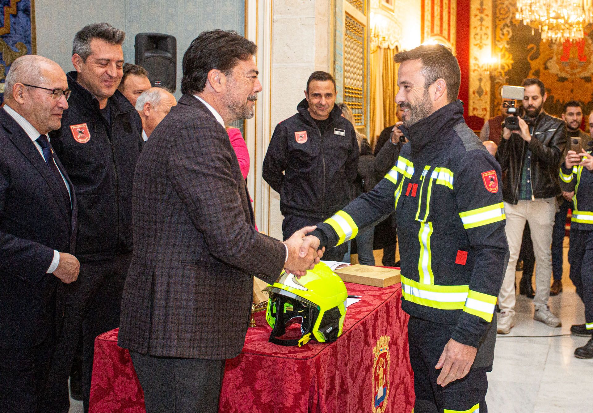 Toma de posesión de 22 Policías Locales y 15 Bomberos