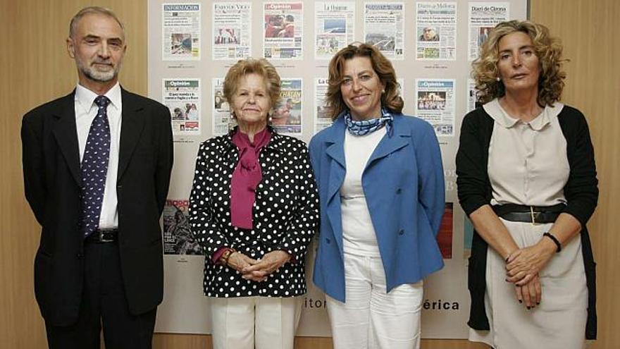 Pásaro, Ansorena, Piñeiro y González-Rosón posan en la redacción de LA OPINIÓN antes de iniciar el debate. / eduardo vicente
