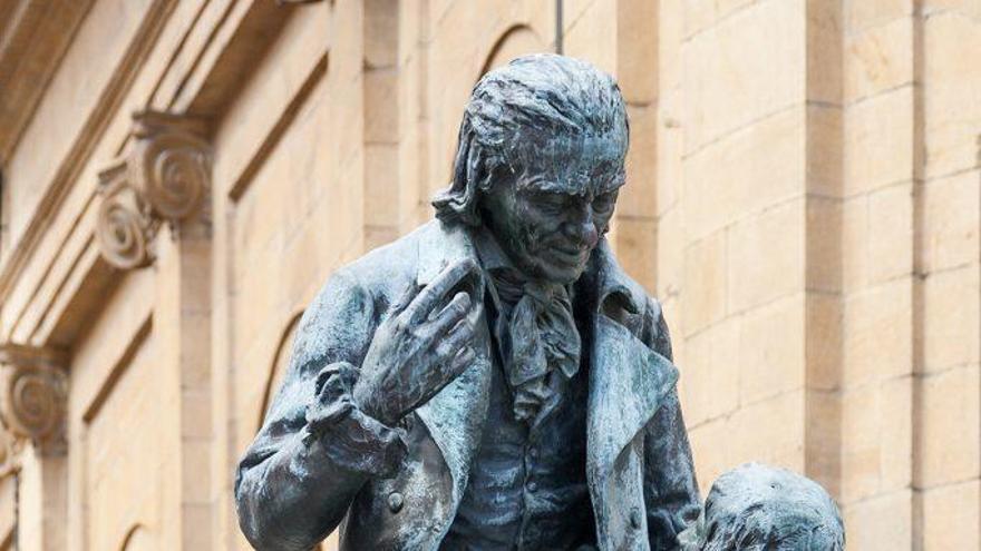 Estatua de Johann Heinrich Pestalozzi en Suiza.