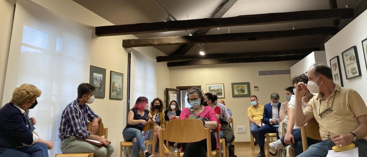 La reunión del consejo que trabaja en las ayudas a autónomos en Villaviciosa