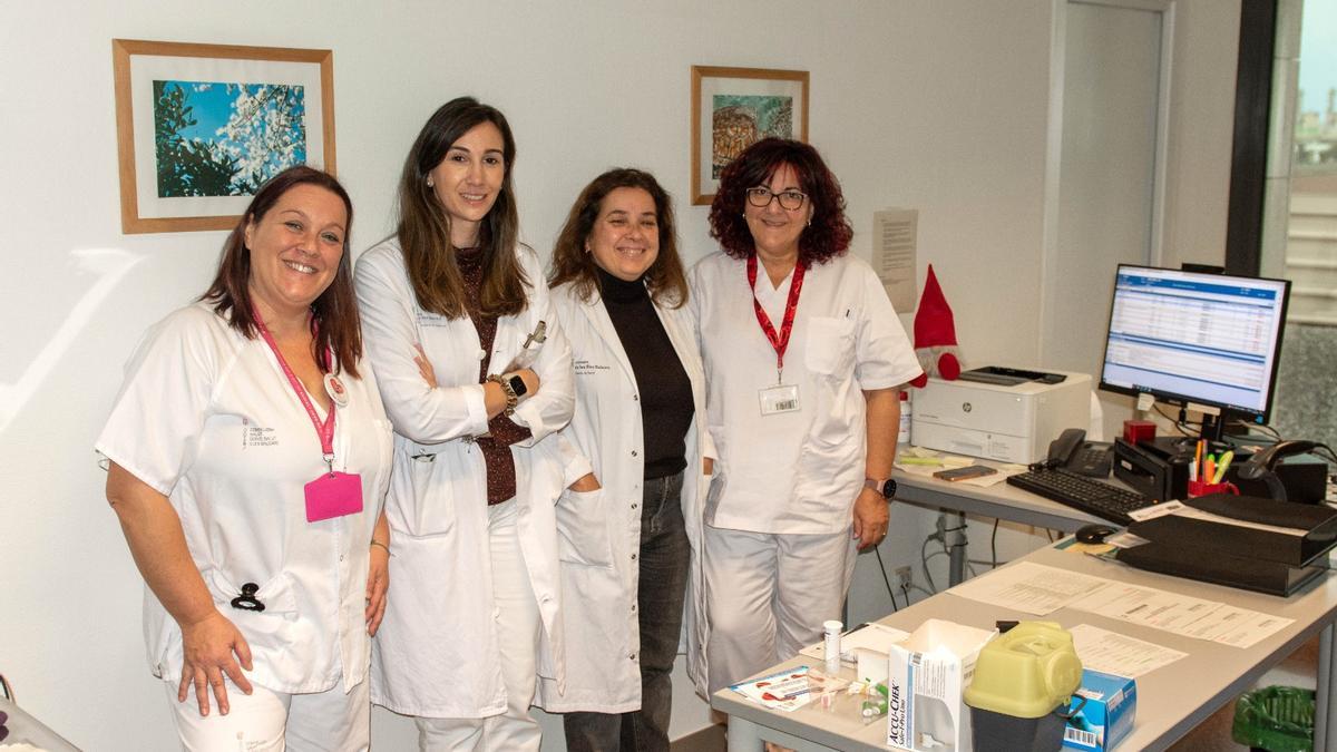Las doctoras Elena González, Irene Vázquez e Ivonne Astudillo y la enfermera Ana Martín conforman la UTA.
