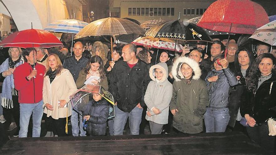 Saúl Craviotto ‘rompe’ la hora en Almassora bajo los porches de la plaza Mayor