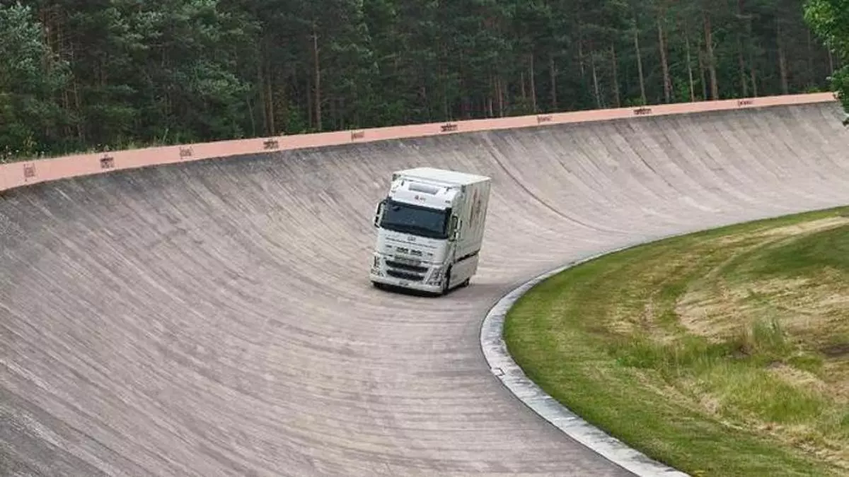 En este país se hizo el récord de conducción de un camión eléctrico: 1.000 kilómetros en 24 horas