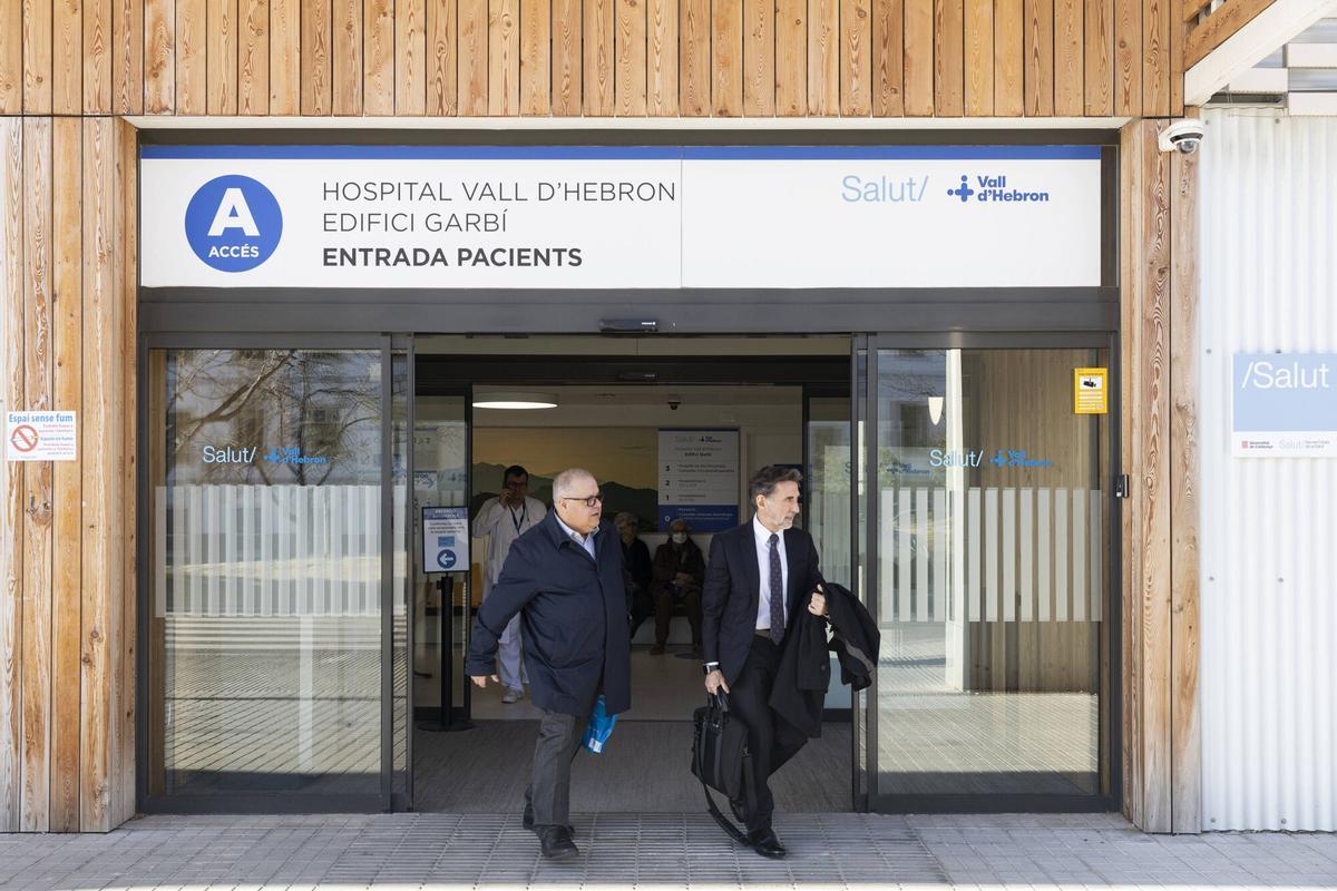 L?Hospital Universitari Vall d?Hebron ha estrenat un nou espai a l?Edifici Garbí, situat al Parc Sanitari Pere Virgili, per optimitzar el tractament als pacients amb Malalties Neurogeneratives, de les quals l?Alzheimer i el Parkinson són les més prevalents. El nou espai, de 120 m², acull cinc noves consultes externes, dos despatxos de neuropsicologia per dur a terme protocols d?exploració, una butaca a l?Hospital de Dia per administrar teràpies d?alta complexitat i una sala de treball. Retrats del doctor Xavier Montalbán dins l'Edifici Garbí, de l'Hospital Vall d'Hebron de Barcelona