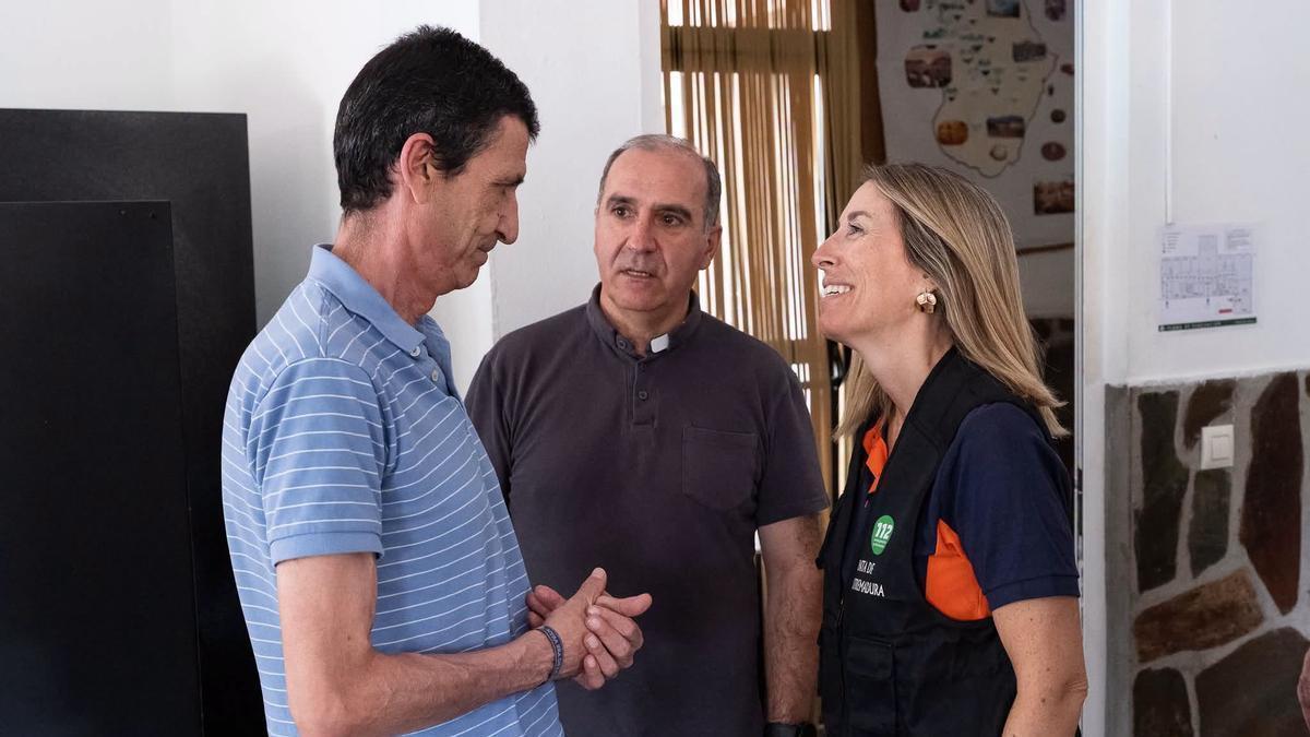 Fotogalería | Guardiola visita la Casa de la Misericordia de Pinofranqueado