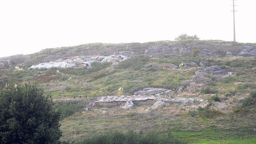 Vista general de un tramo de excavaciones del castro de Elviña.