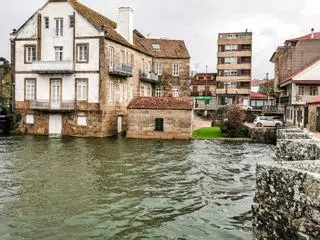 La borrasca Celine deja calles inundadas, bajos anegados y vuelos cancelados