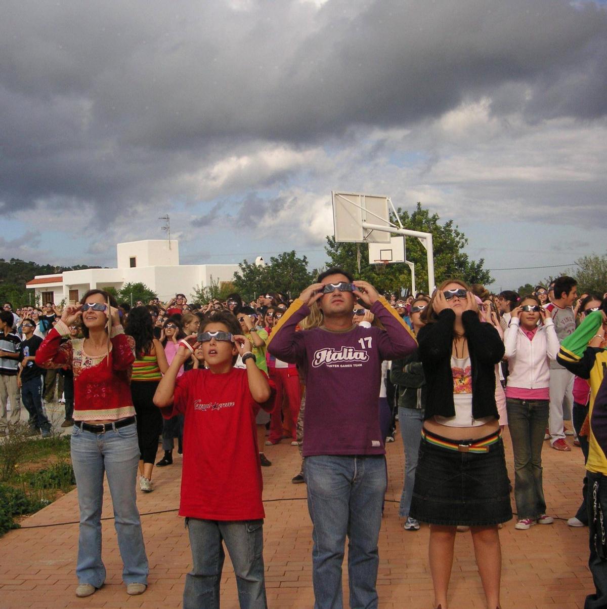 El eclipse anular solar del 3 de octubre de 2005 visto desde Sant Agustí.