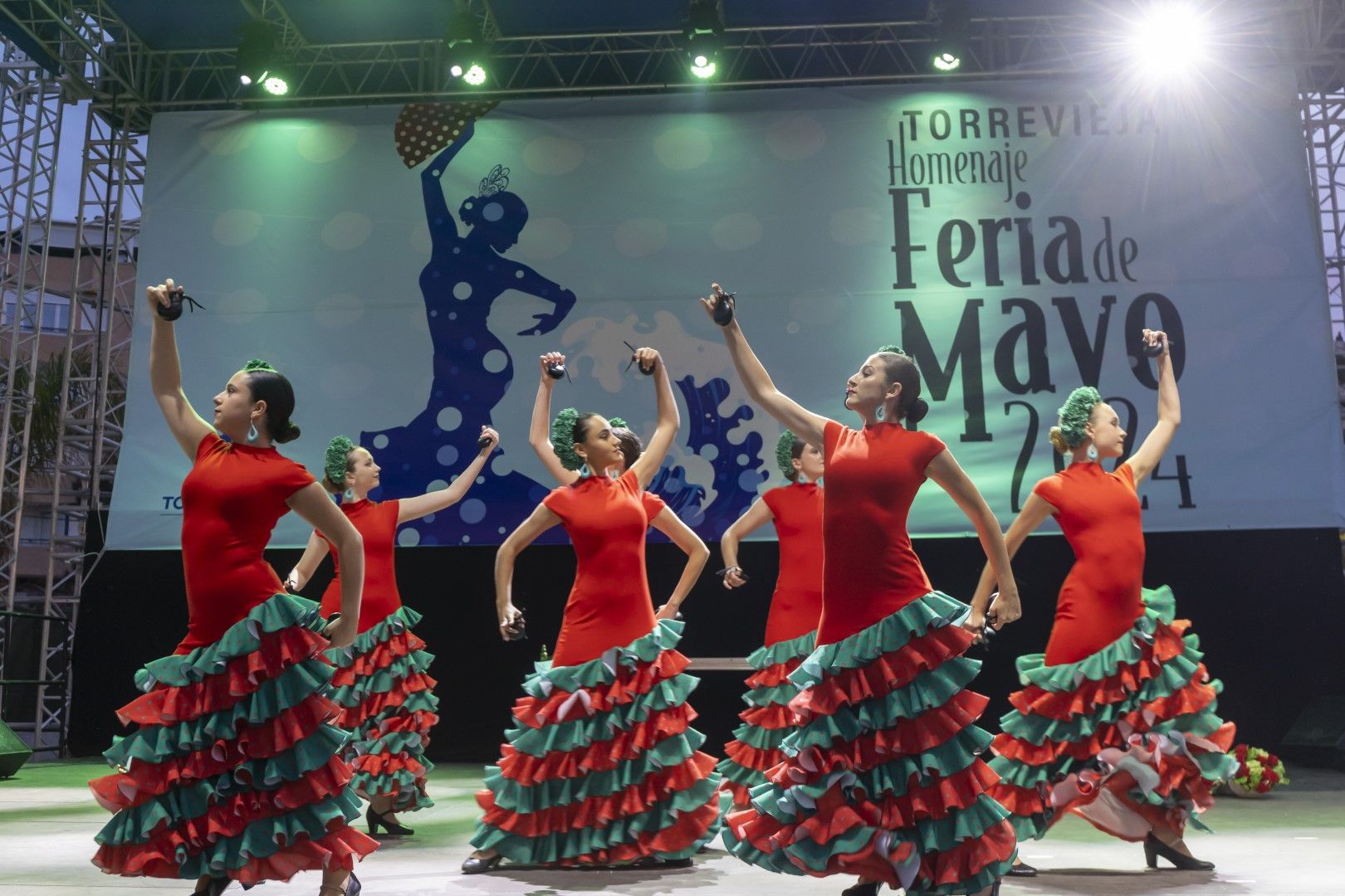 Así ha arrancado una nueva edición de la "mini-feria" de Mayo en Torrevieja