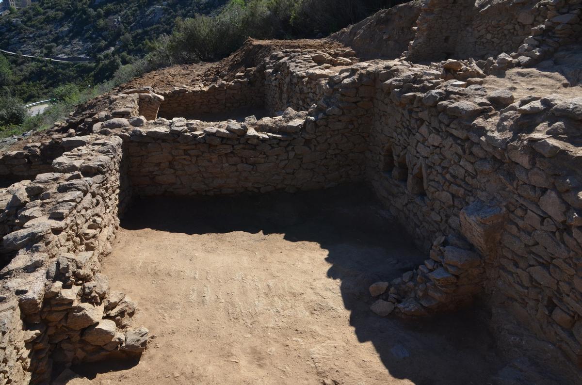 Afloren tres cases "espectaculars" al poblat de Santa Creu de Rodes