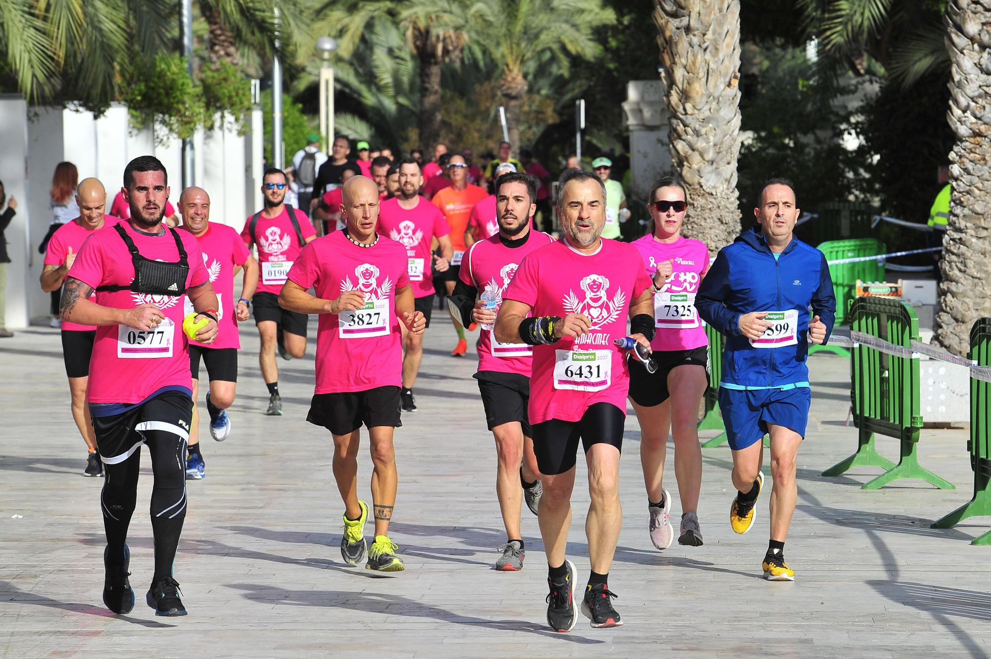 Más de 8.000 solidarios con el cáncer de mama en Elche