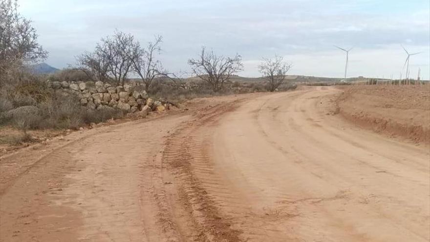 Los caminos de las zonas de secano del municipio, arreglados