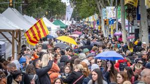 La lluvia sorprende en  Sant Jordi.