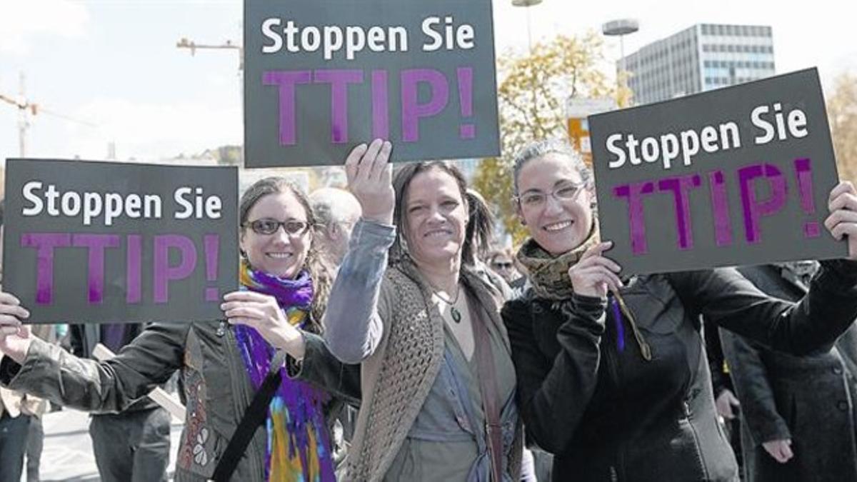 Críticas 8 Protesta contra el TTIP en la ciudad alemana de Stuttgart.