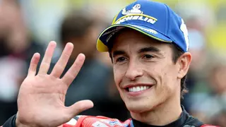 Clasificación y carrera sprint del GP de República Checa 2025: horario y dónde ver hoy por TV, online y en directo con Marc Márquez y Jorge Martín