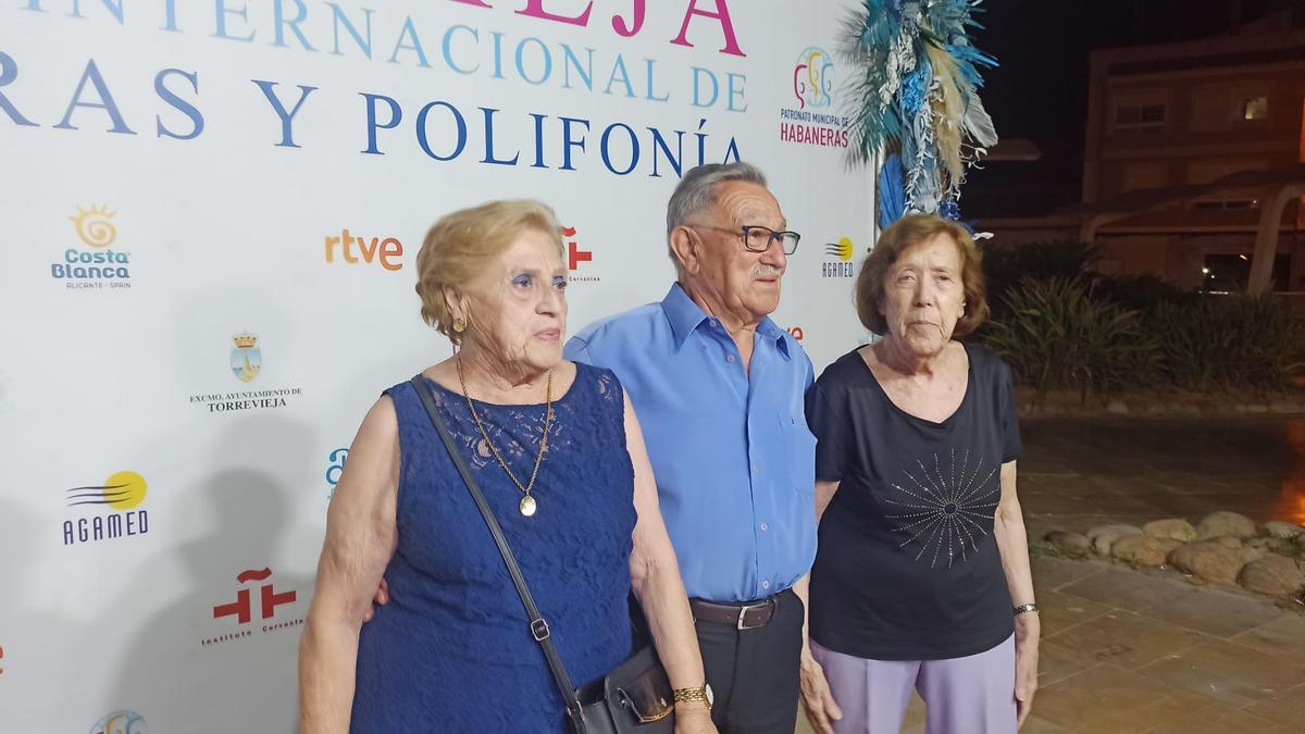 Pilar Quesada, Josefa Sala y Edmundo Boj, son Escudo de Oro del Certamen de Habaneras por su larga trayectoria como coralistas