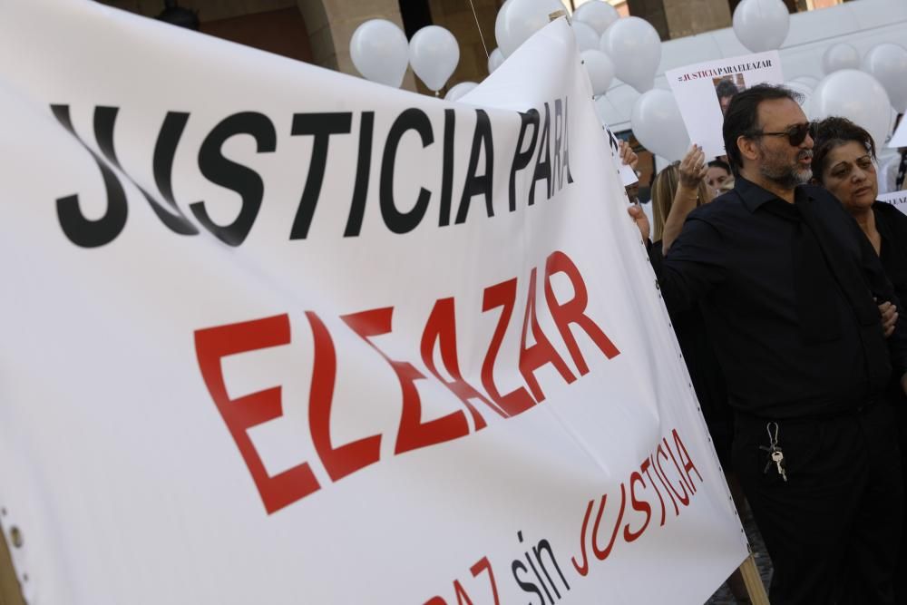 Suelta de globos para exigir justicia con Eleazar