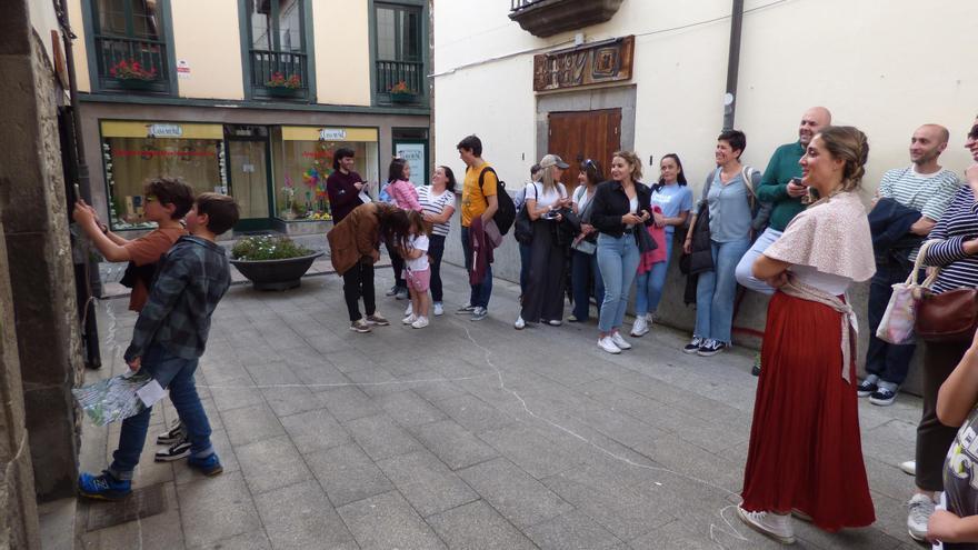 El colegio Río Cibea invita a descubrir la arquitectura palaciega de Cangas del Narcea con una ruta turística