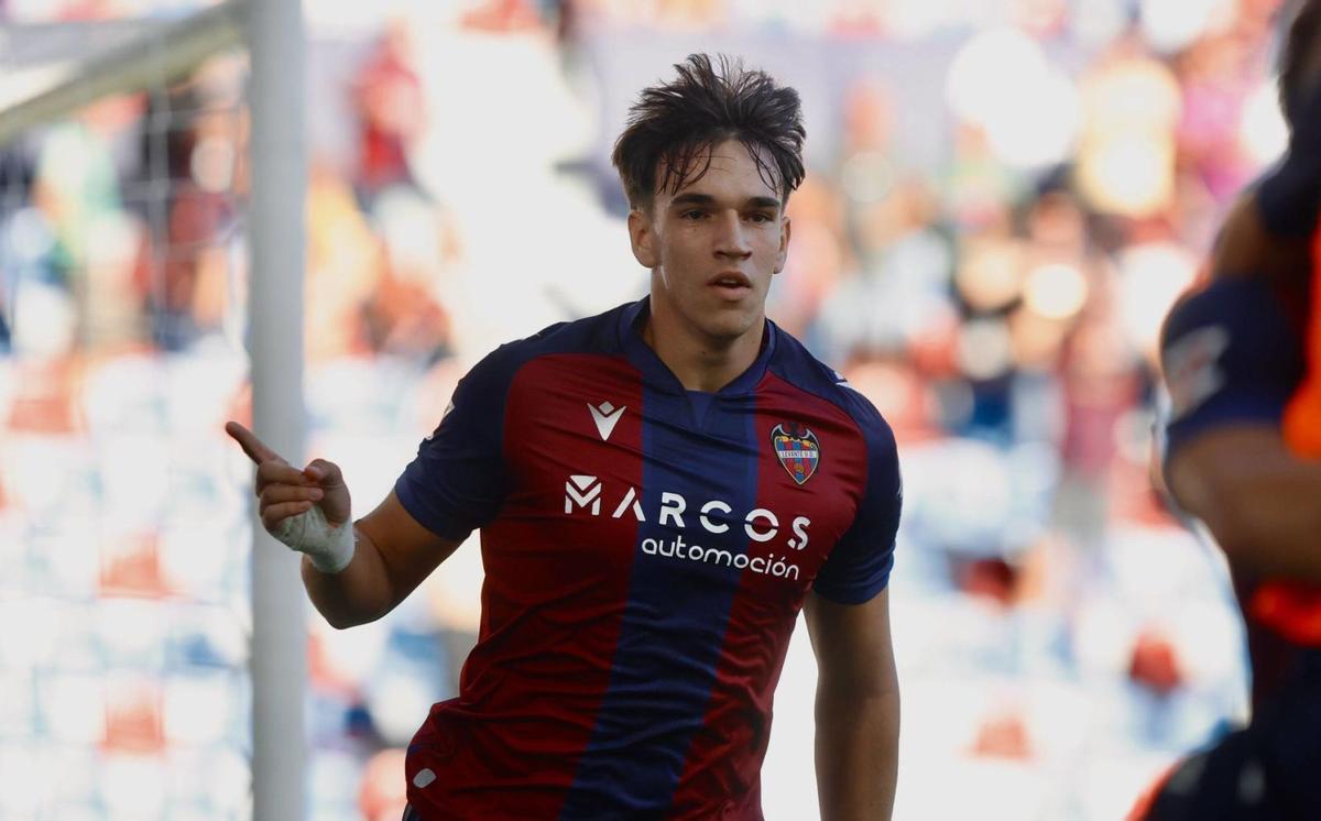 Carlos Espí abre el melón en el Levante UD