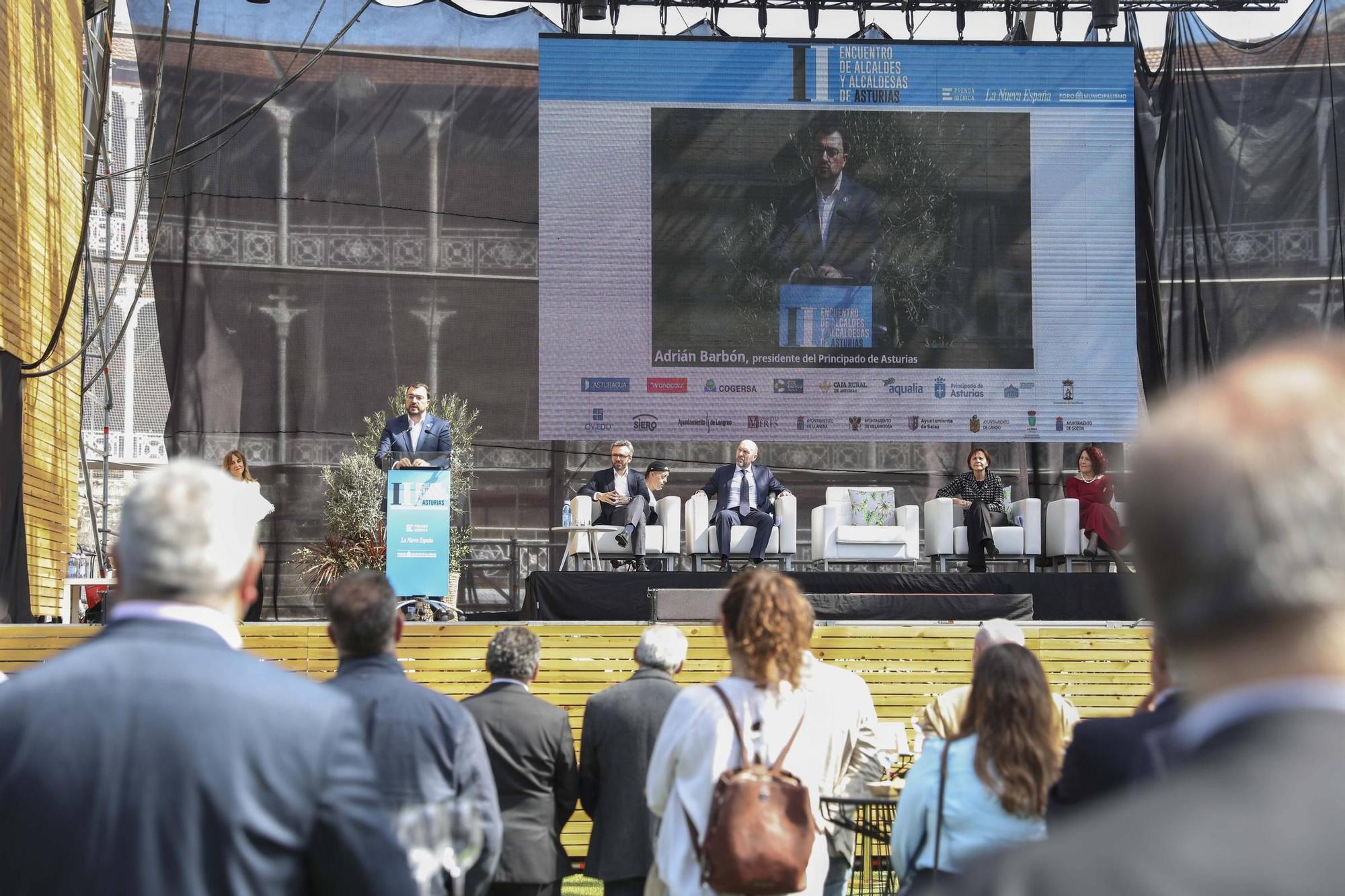 EN IMÁGENES: Así fue el encuentro en Gijón de alcaldes y alcaldesas asturianas dentro del Foro del Municipalismo
