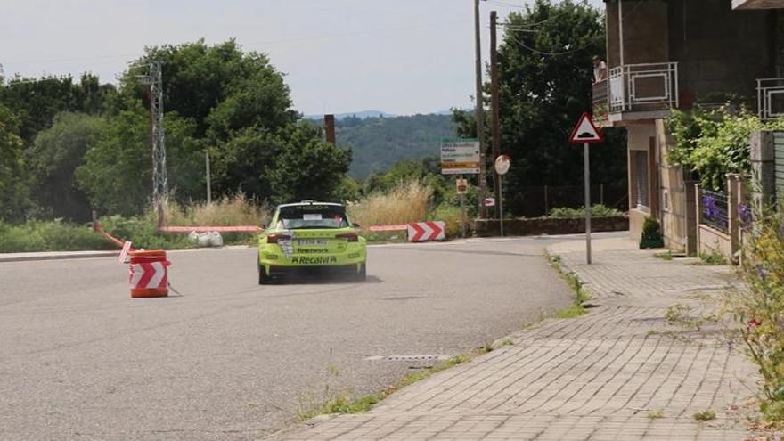 Cohete Suárez lidera el Rallye de Ourense