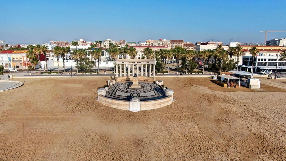 Figuración del monumento de Sorolla en la playa del Cabanyal en la ubicación ideal junto a las Termas Victoria