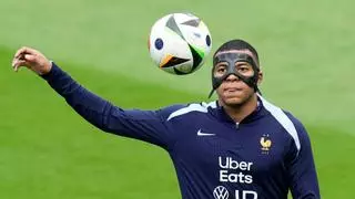 Mbappé sigue entrenando con la máscara a falta de confirmar si podrá estar frente a Polonia
