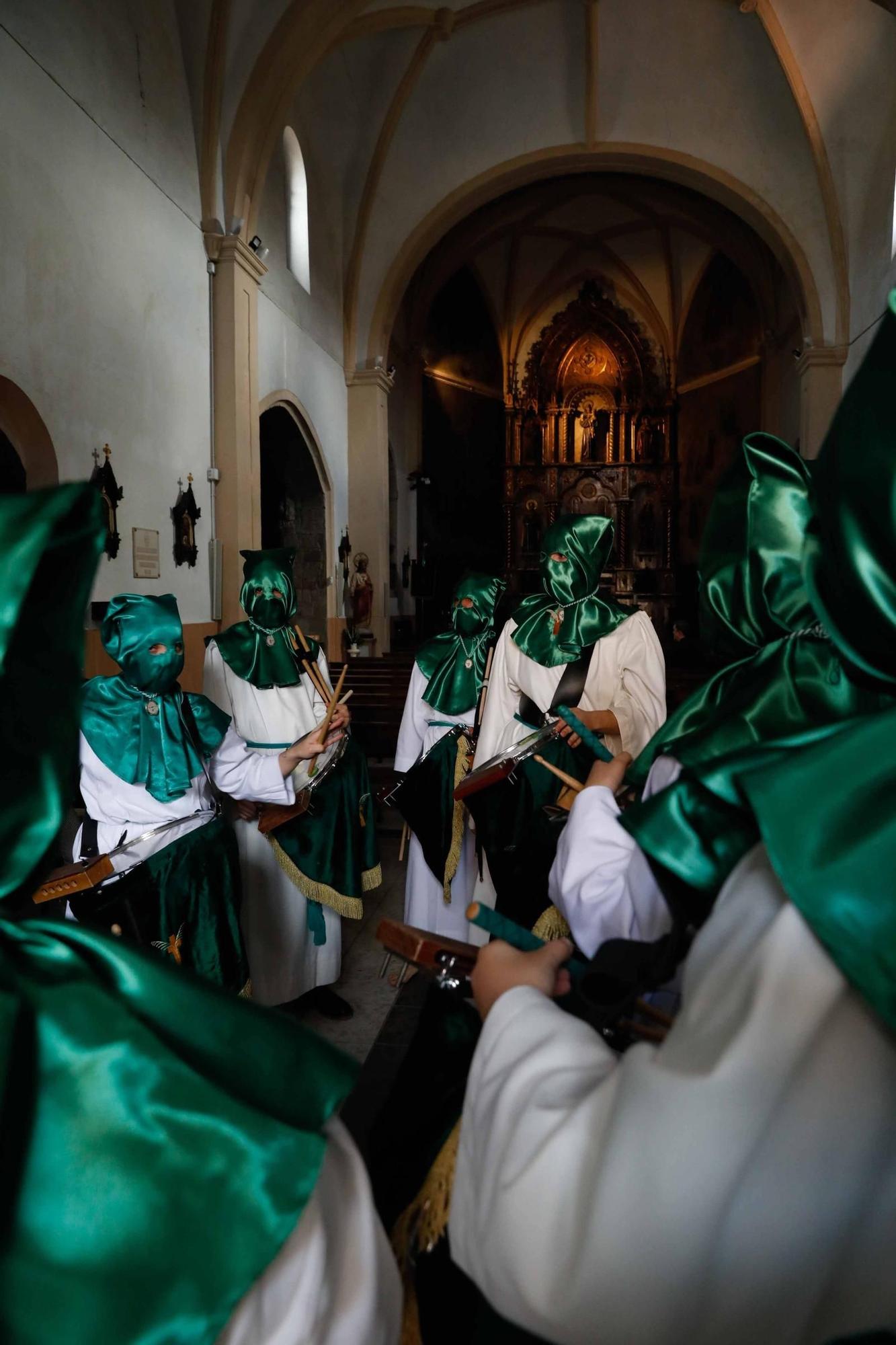 Multitudinaria bendición de ramos y procesión de La Borriquilla en Avilés