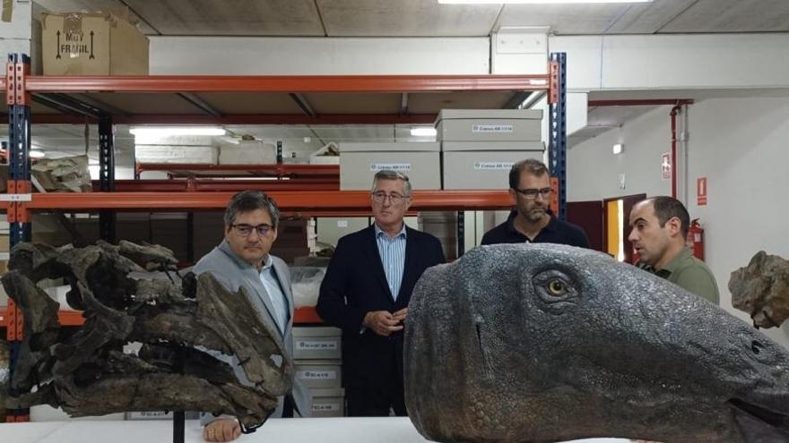 Blasco elogia el &quot;excelente trabajo&quot; de Fundación Dinópolis en &quot;uno de los mejores museos de paleontología de Europa&quot;