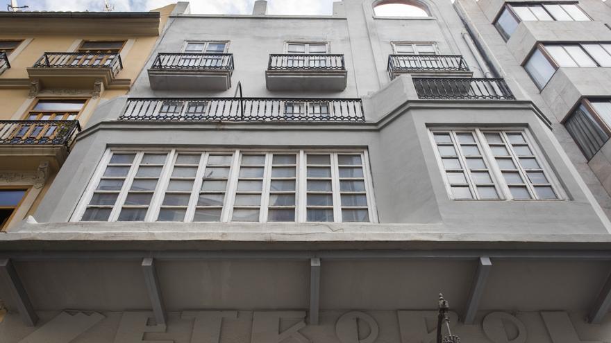 El ayuntamiento da la licencia para el hotel del Metropol, que salvará la fachada y el letrero