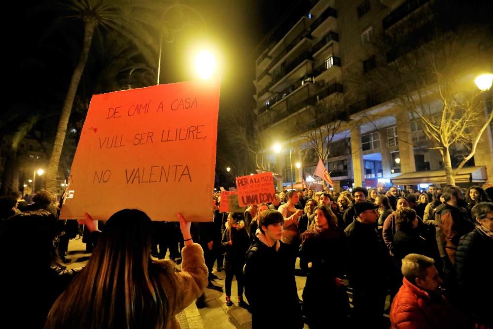 Riesen-Demo zum Weltfrauentag auf Mallorca