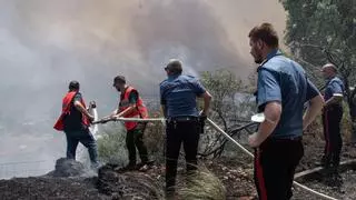 Descubren los restos de 5 personas fallecidas en los incendios en Sicilia